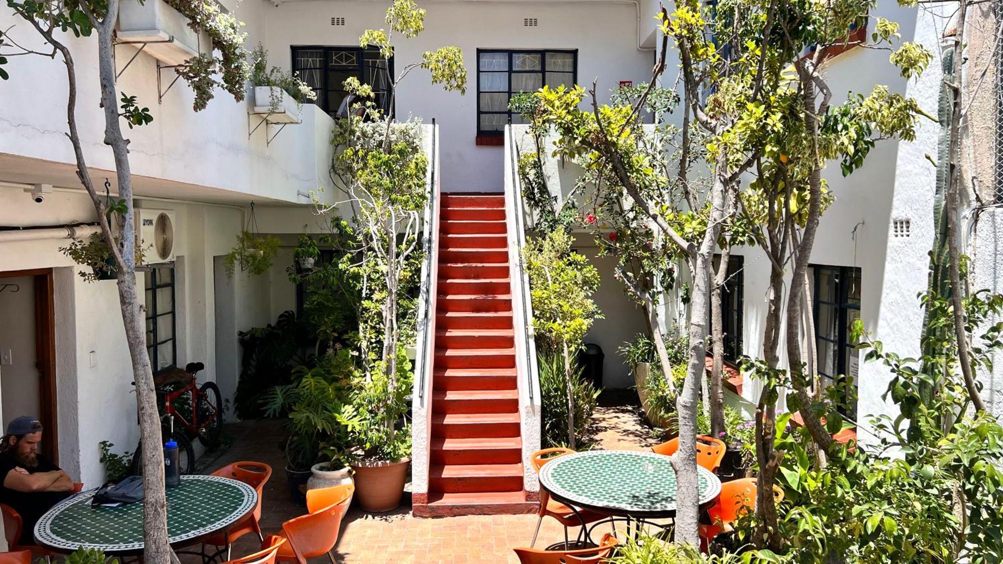 Long Street Backpackers (Adults Only) Hostel เคปทาวน์ ภายนอก รูปภาพ