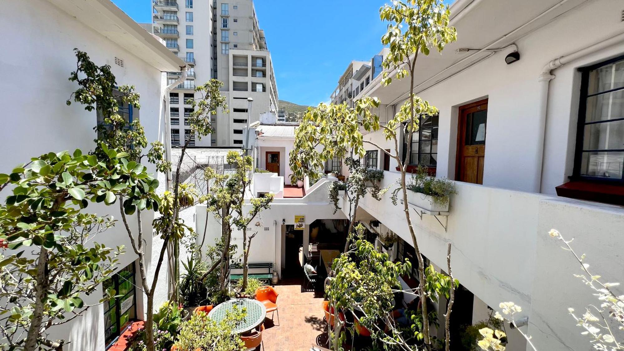 Long Street Backpackers (Adults Only) Hostel เคปทาวน์ ภายนอก รูปภาพ