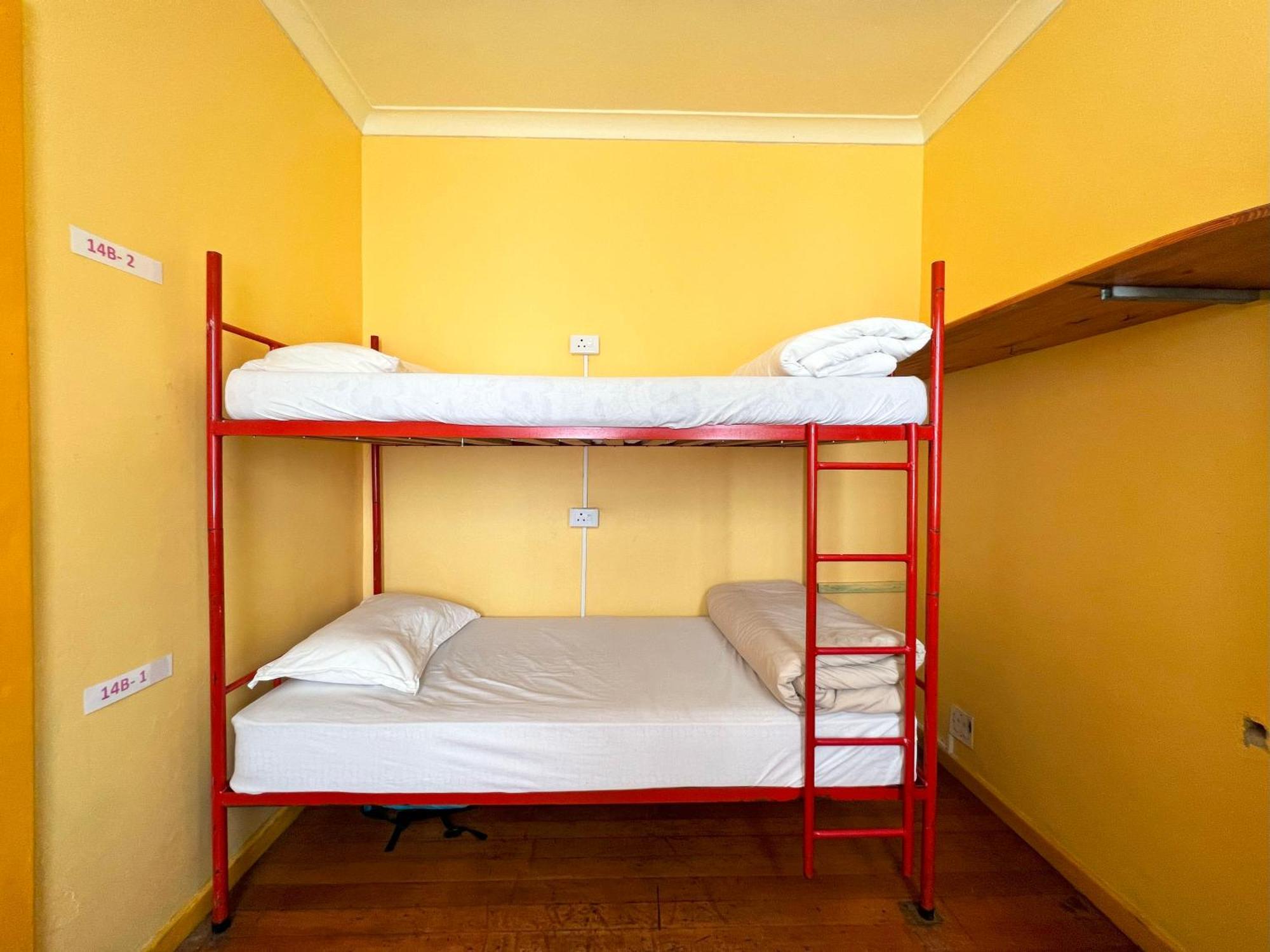 Long Street Backpackers (Adults Only) Hostel เคปทาวน์ ภายนอก รูปภาพ