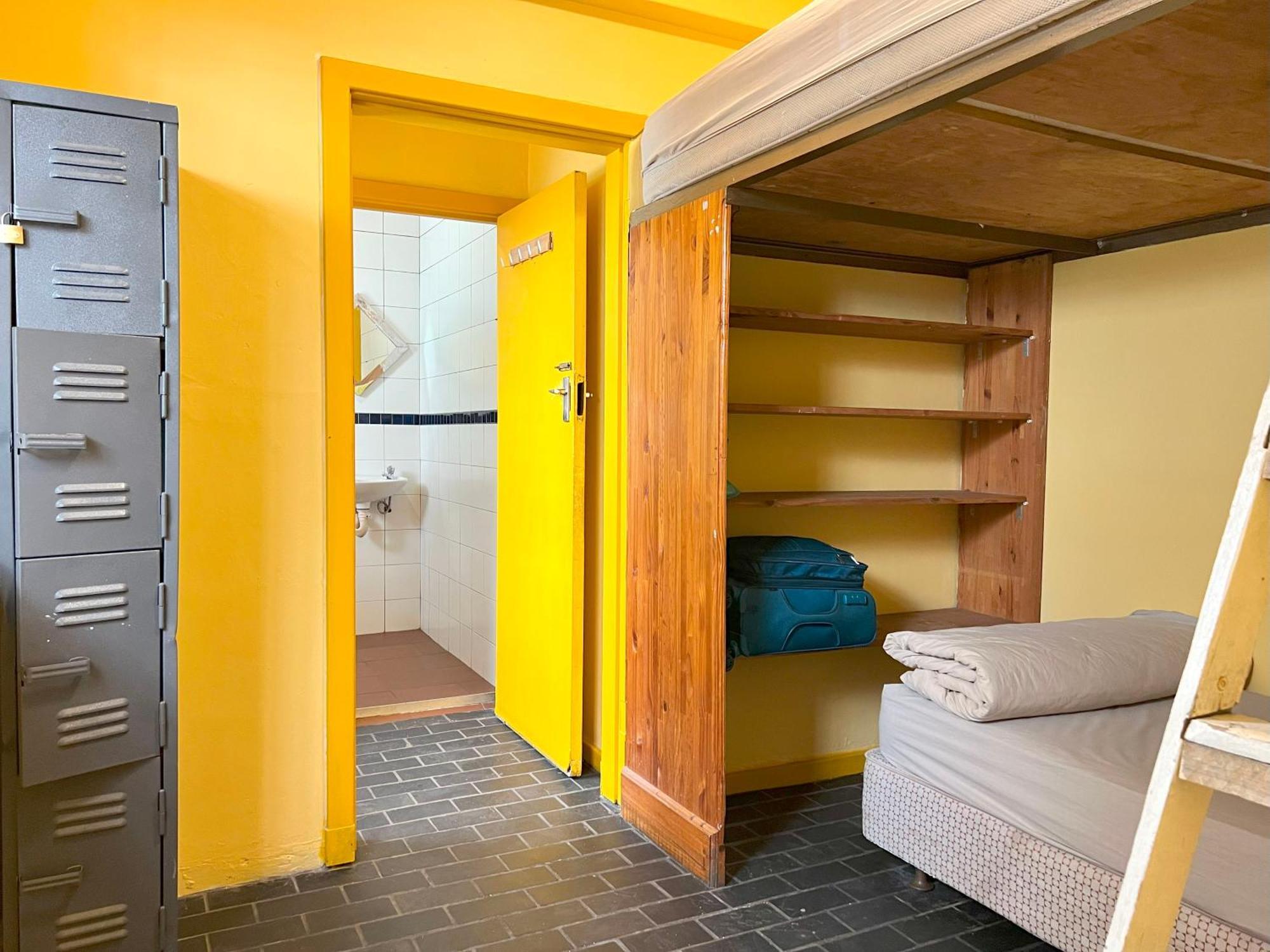 Long Street Backpackers (Adults Only) Hostel เคปทาวน์ ภายนอก รูปภาพ