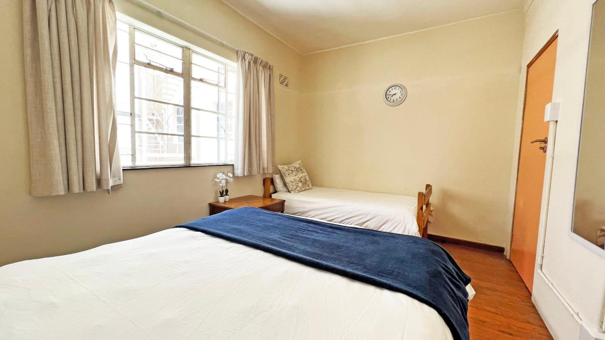 Long Street Backpackers (Adults Only) Hostel เคปทาวน์ ภายนอก รูปภาพ