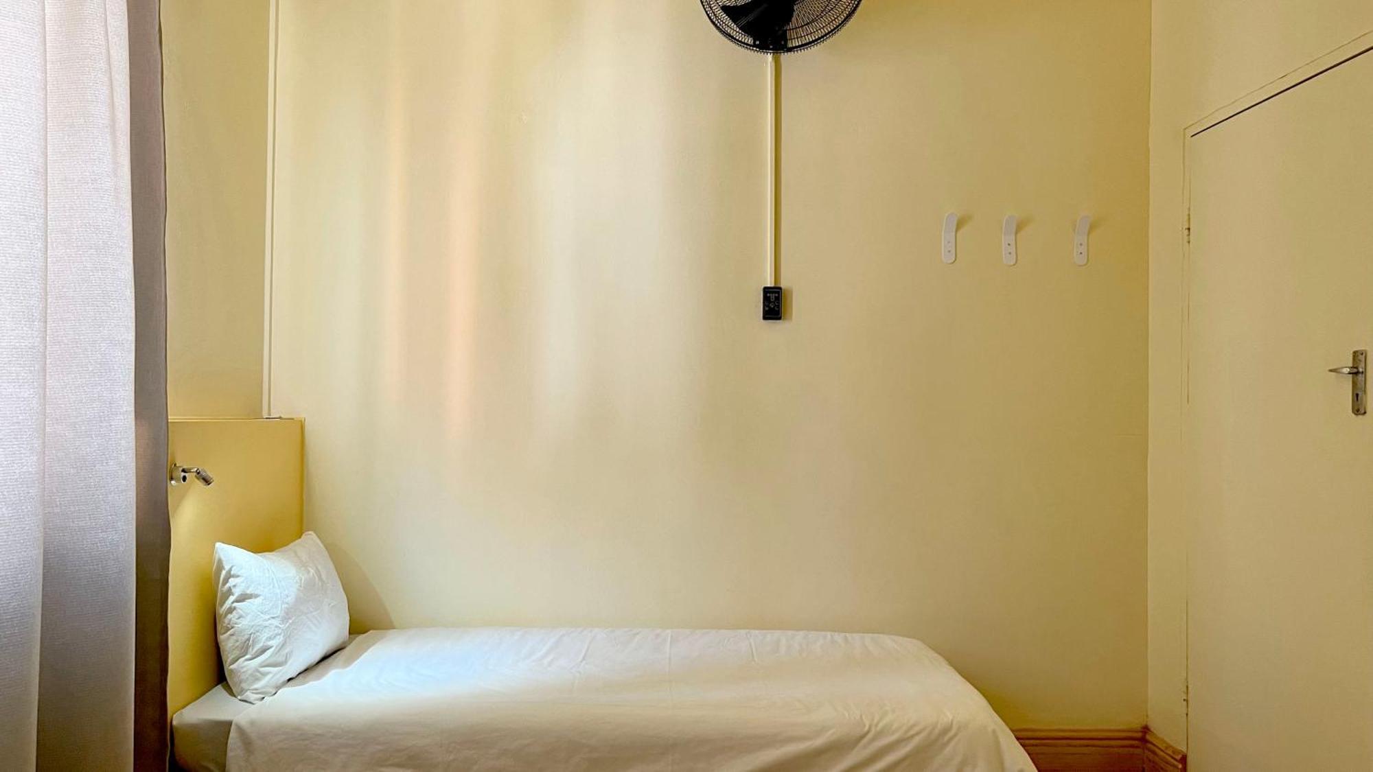 Long Street Backpackers (Adults Only) Hostel เคปทาวน์ ภายนอก รูปภาพ