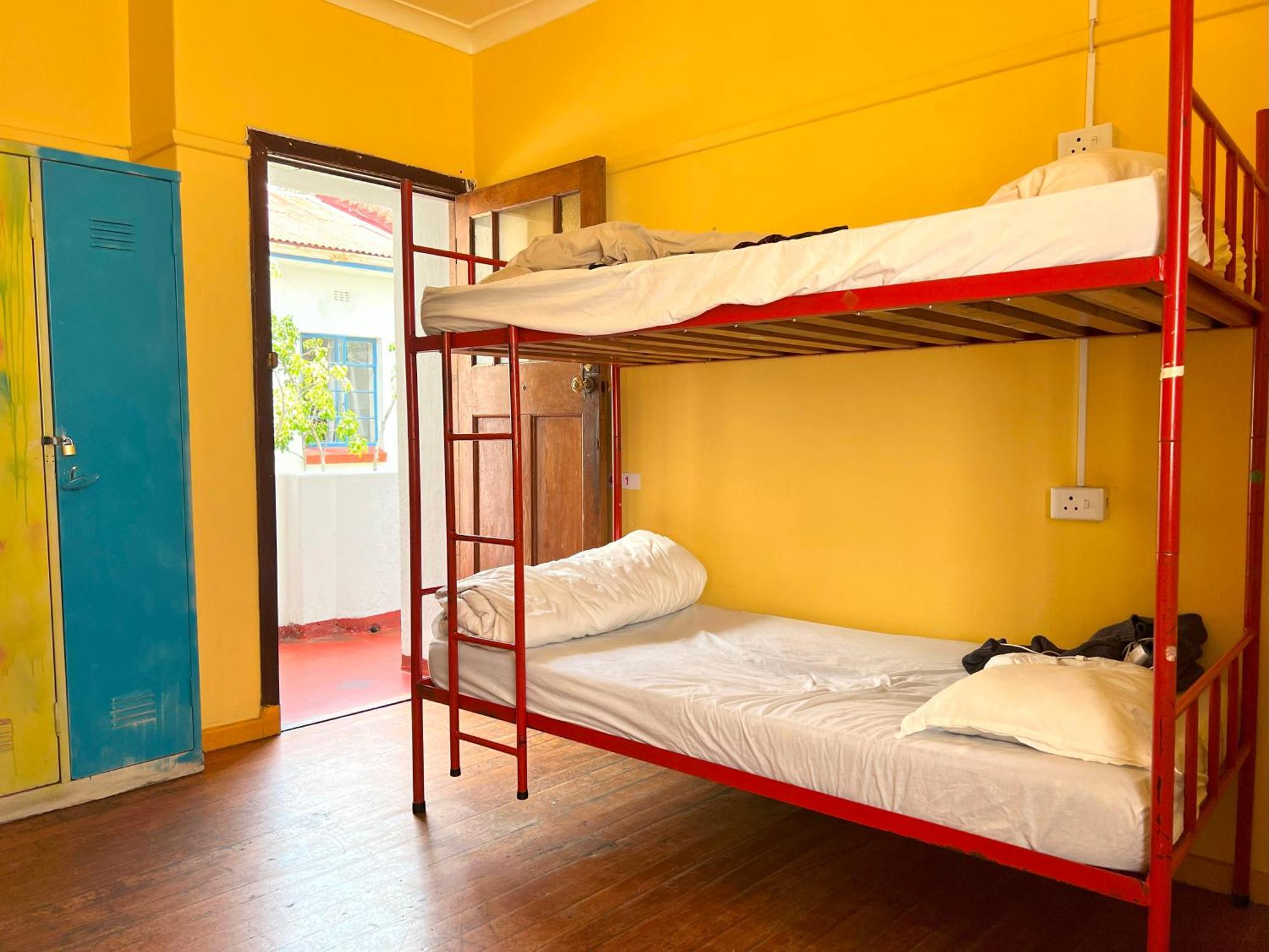 Long Street Backpackers (Adults Only) Hostel เคปทาวน์ ห้อง รูปภาพ