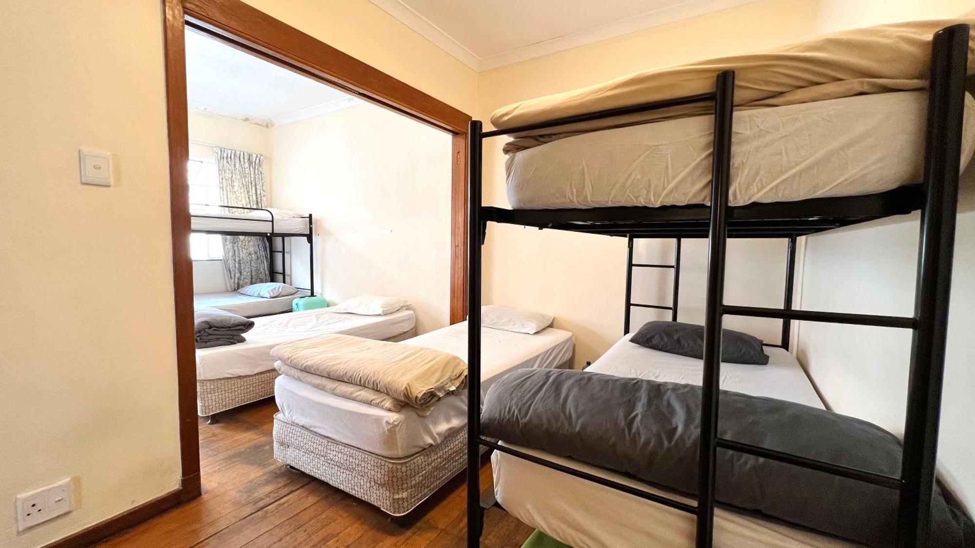 Long Street Backpackers (Adults Only) Hostel เคปทาวน์ ห้อง รูปภาพ