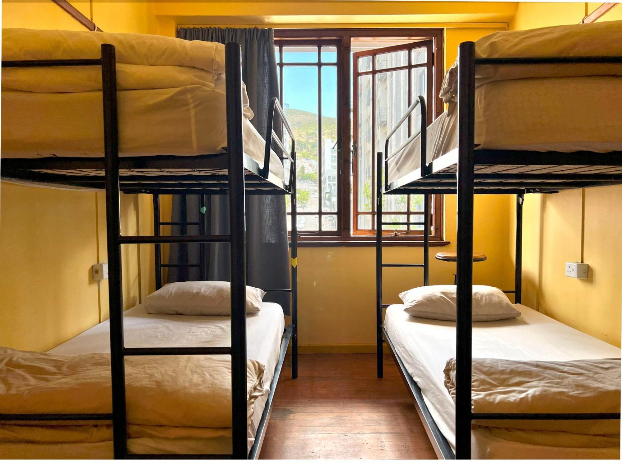 Long Street Backpackers (Adults Only) Hostel เคปทาวน์ ห้อง รูปภาพ
